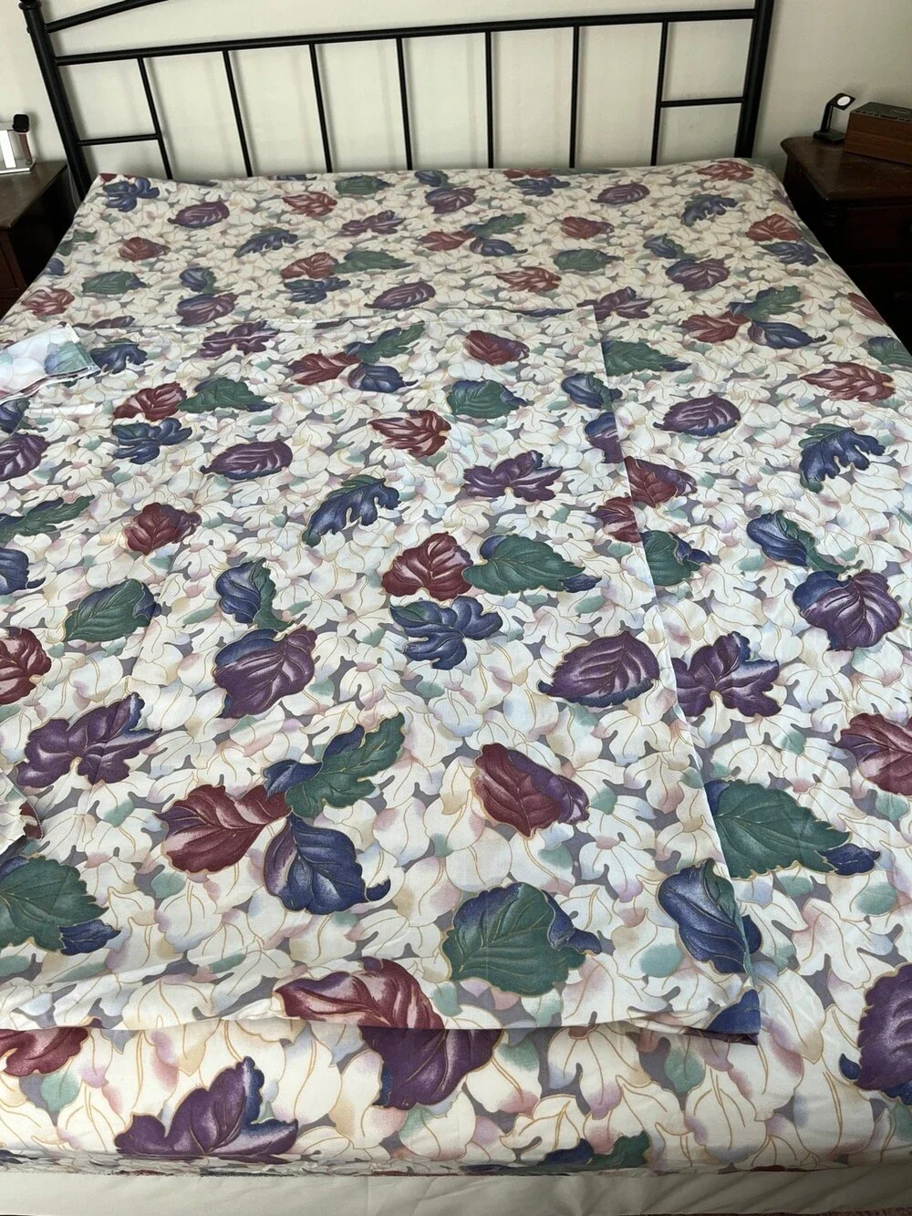 VTG Springs 4pc Queen Bed Sheet Set Floral Flat Fitted & Pillowcases Purple Leaf